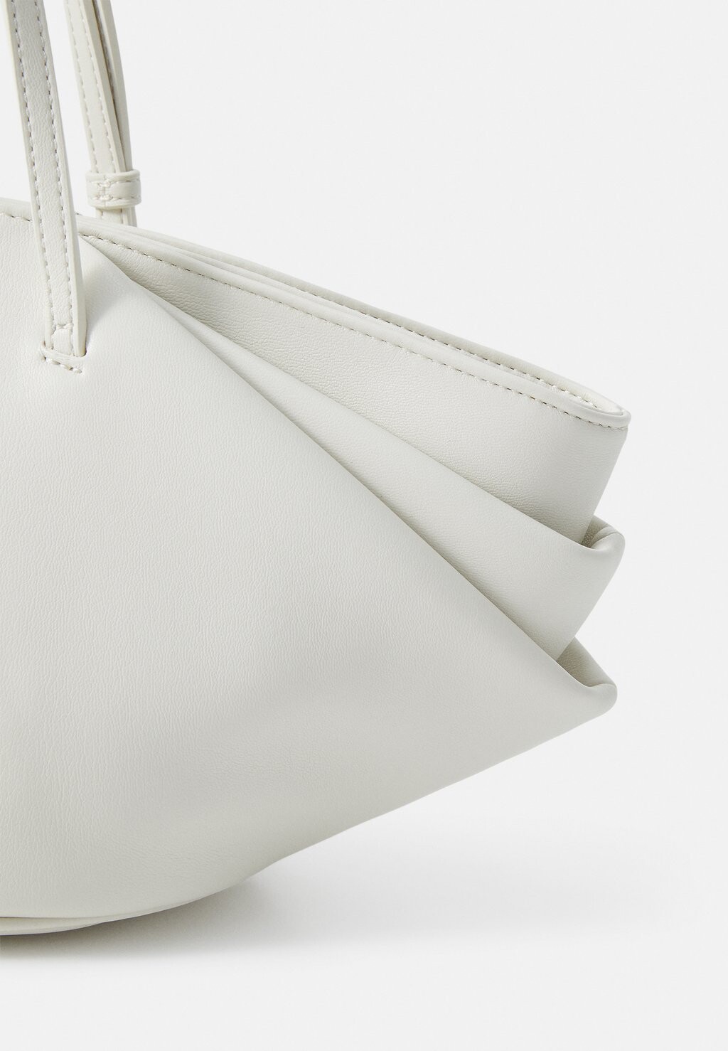 

Сумка SHOULDER BAG Patrizia Pepe, молочный