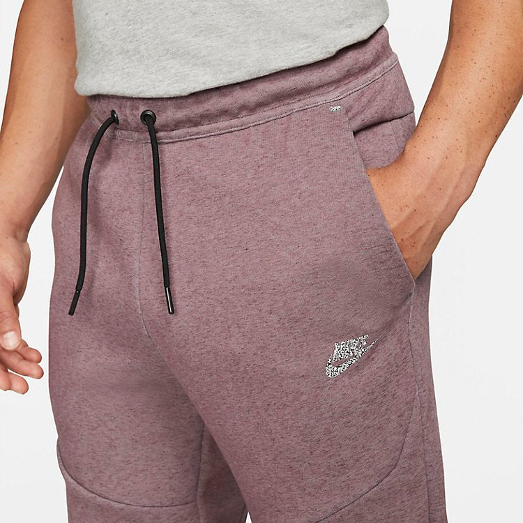 Спортивные брюки Nike Sportswear Tech Fleece Tapered Jogger Pants, цвет «Темно-винный» — фото 3