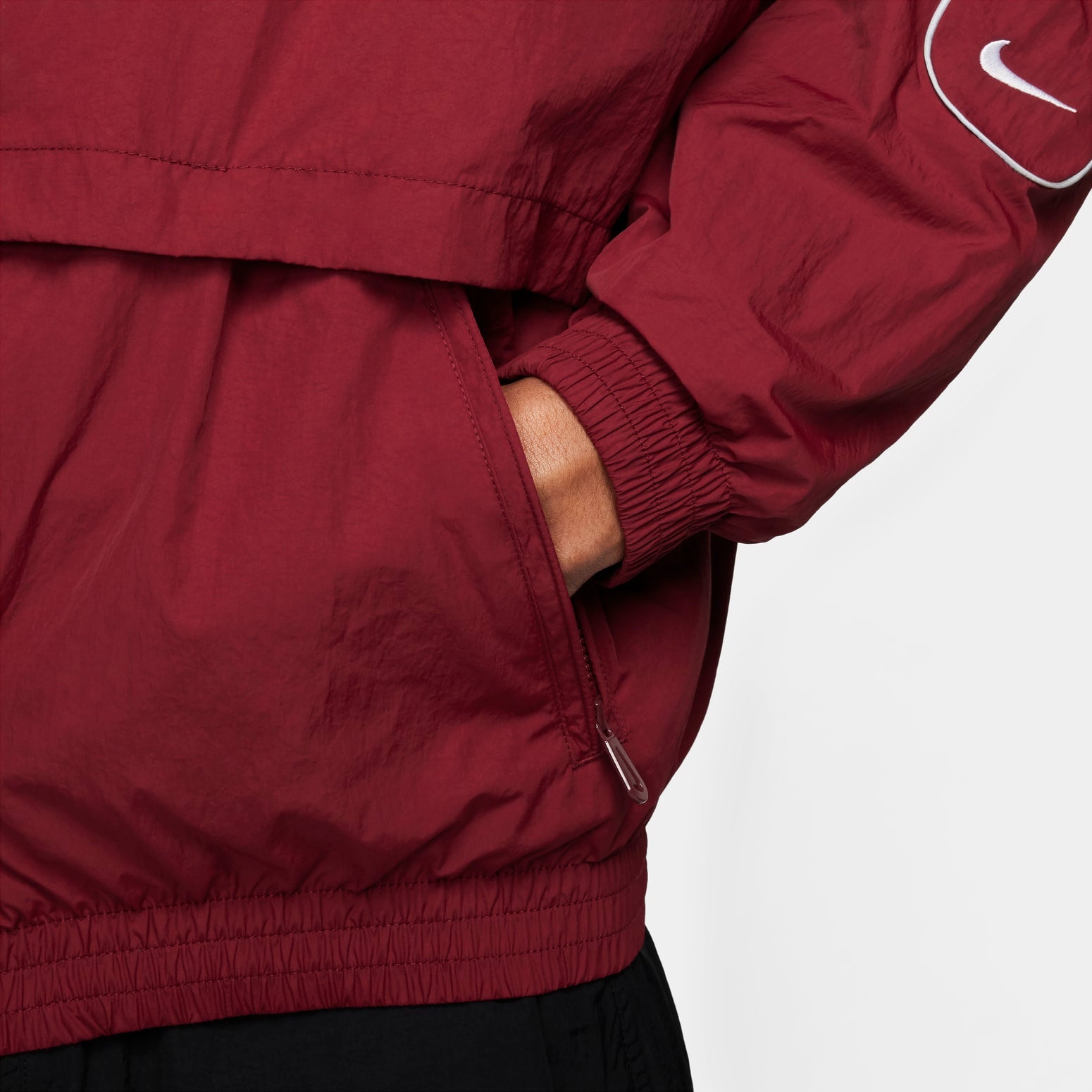 Спортивная куртка Nike Sportswear Solo Swoosh Woven Track Jacket, цвет «красный» — фото 4