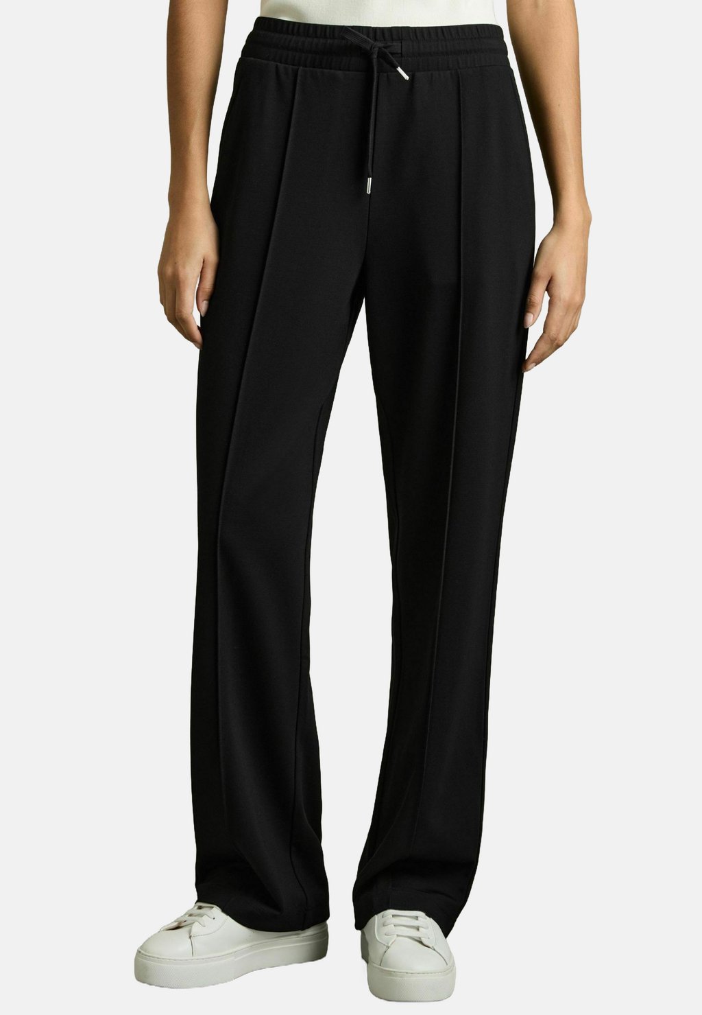 

Спортивные штаны JOGGERS Reiss, черный