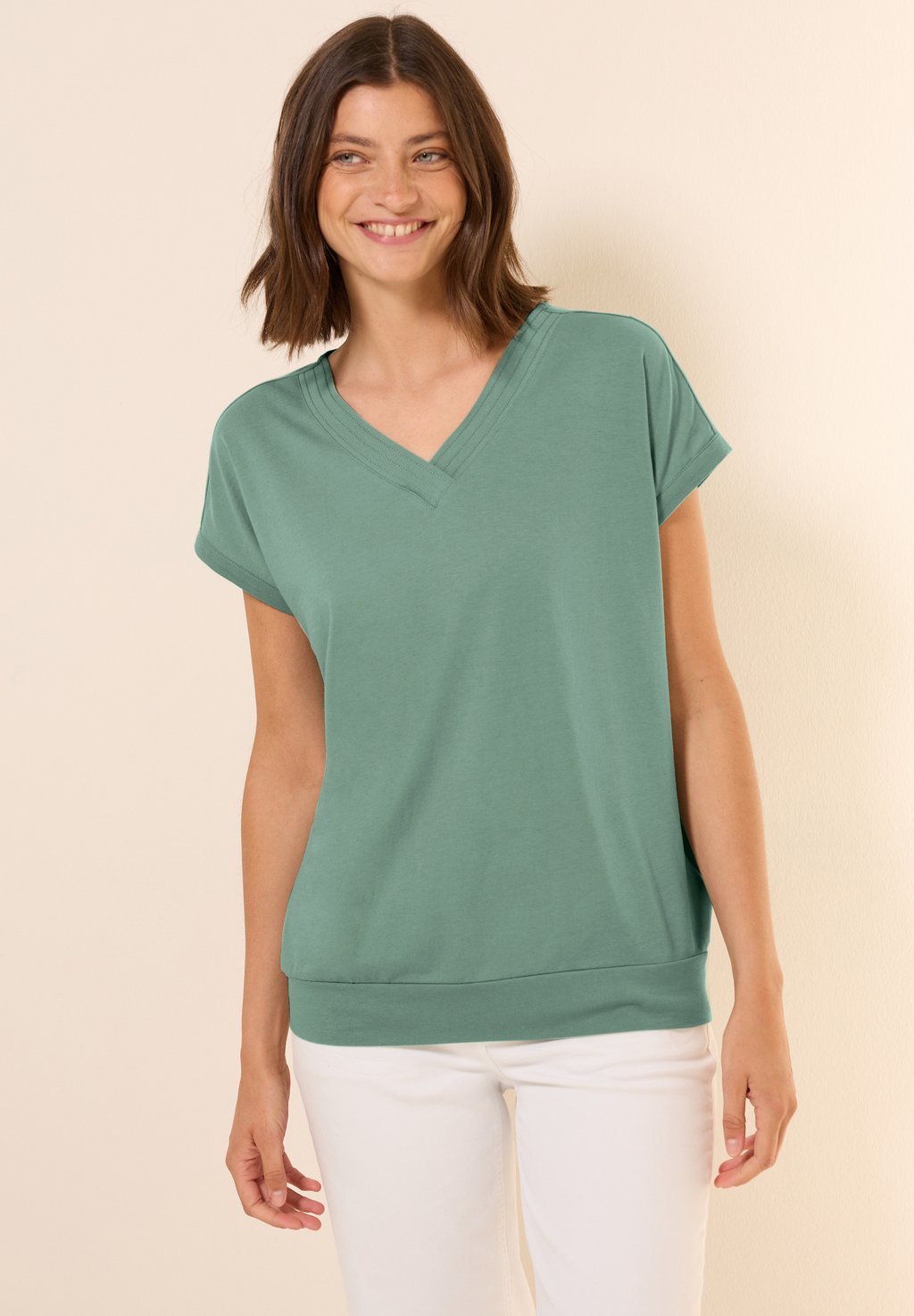

Базовая футболка V-NECK Cecil, металлик зеленый