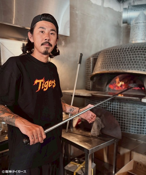 

Футболка, коллаборация с Hanshin Tigers NOSTALVIA, черный