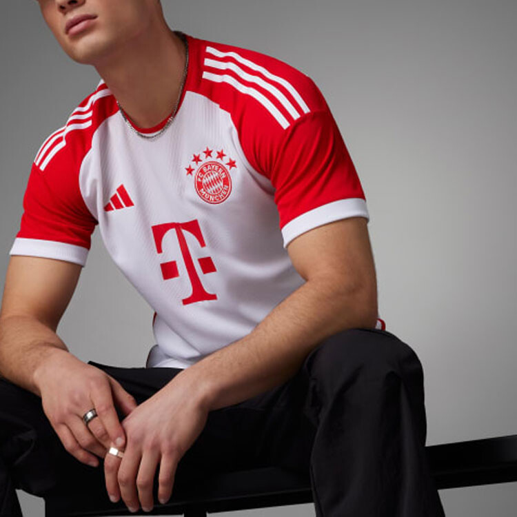 Футбольная майка Бавария Мюнхен Мужская красно-белая цветовая схема Adidas, цвет Red and white color scheme — фото 4
