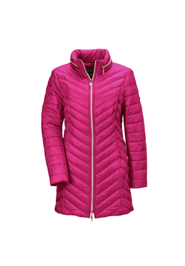 

Короткий размер: легкая стеганая куртка подчеркивающая фигуру. Goldner, цвет sangria