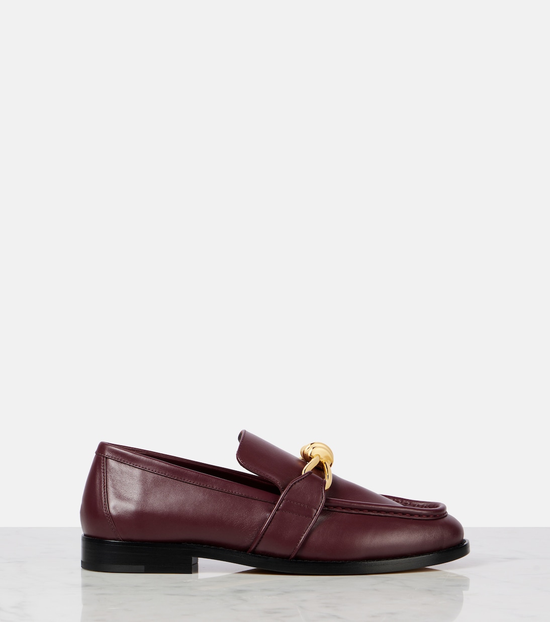 Лоферы из кожи с узлом Astaire Bottega Veneta, Barolo — фото 4