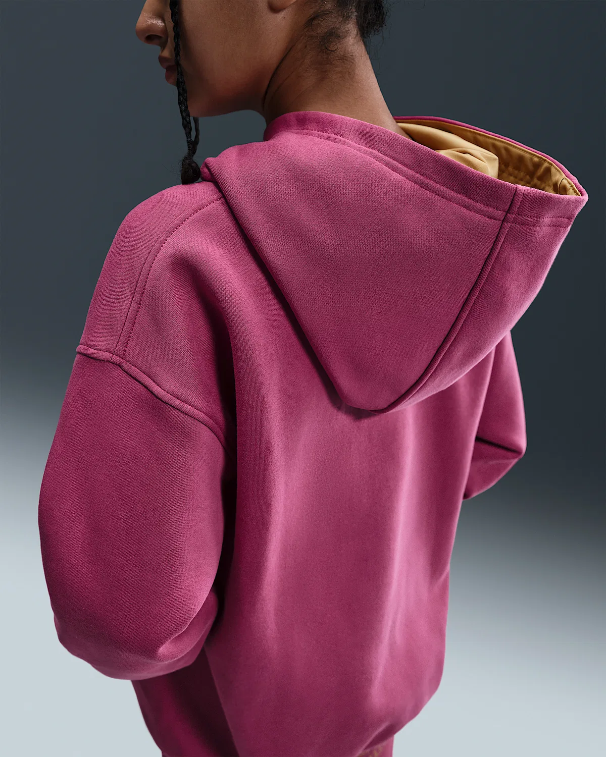 Детская (для девочек) оверсайз худи Nike Sportswear Club Fleece, Sweet Beet/Mead Gold/Metallic Gold — фото 2