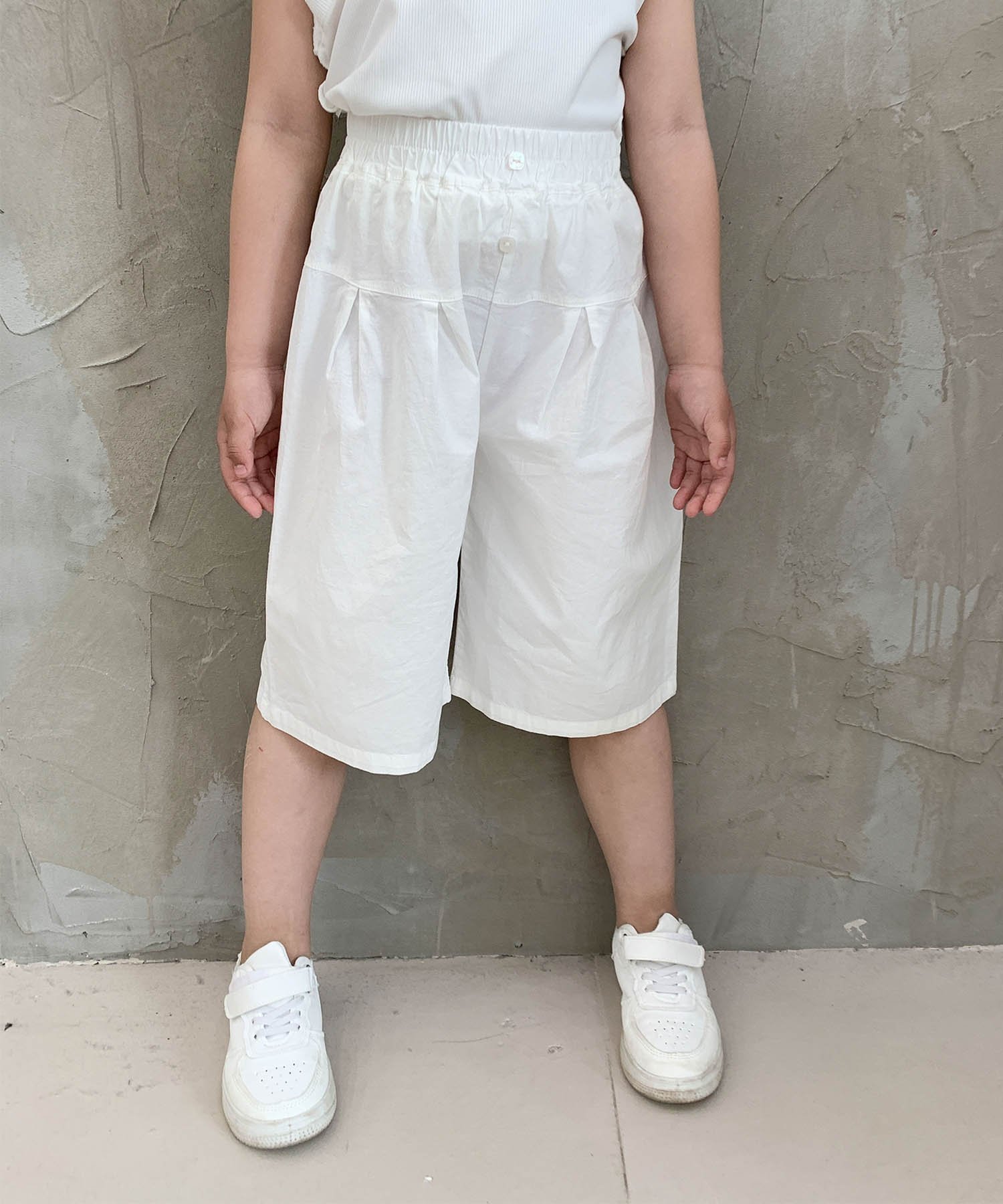 Широкие штаны с защипами Aimoha Kids, white