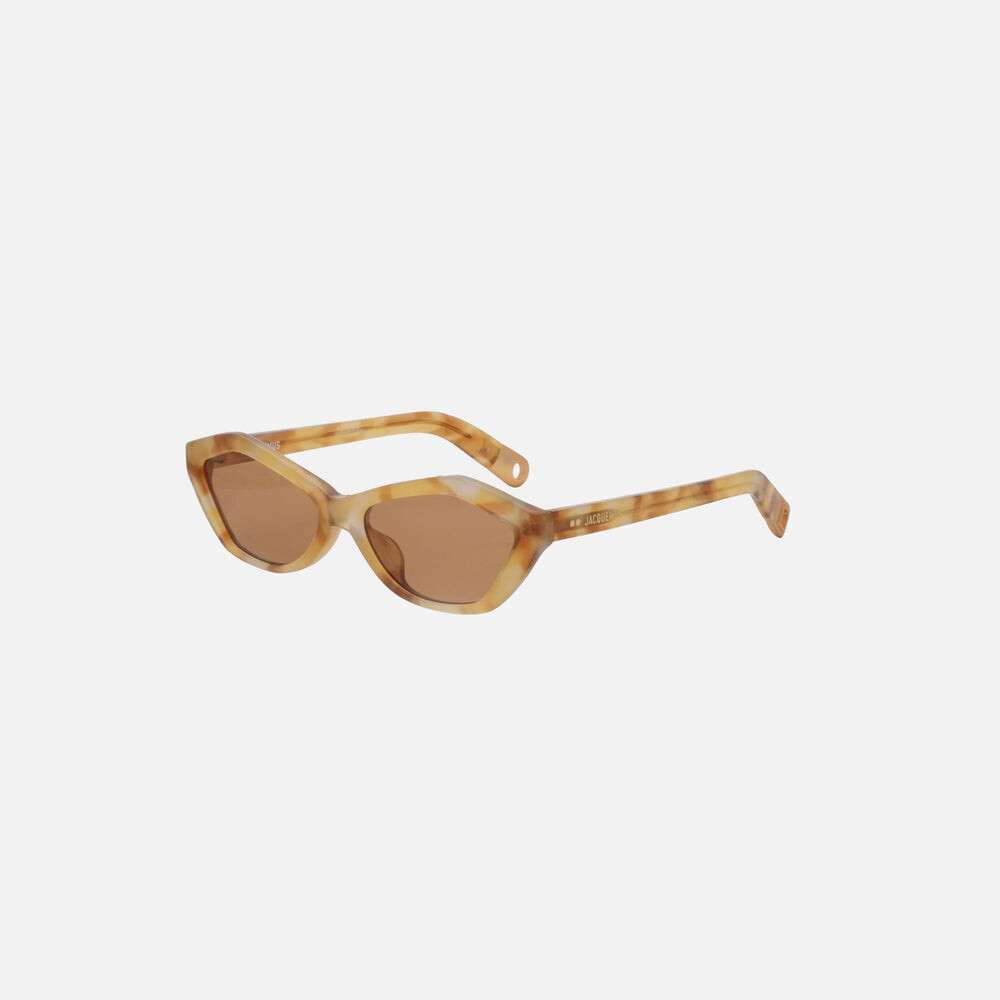 

Солнцезащитные очки Jacquemus Bambino Sunglasses, цвет Beige T-Shell