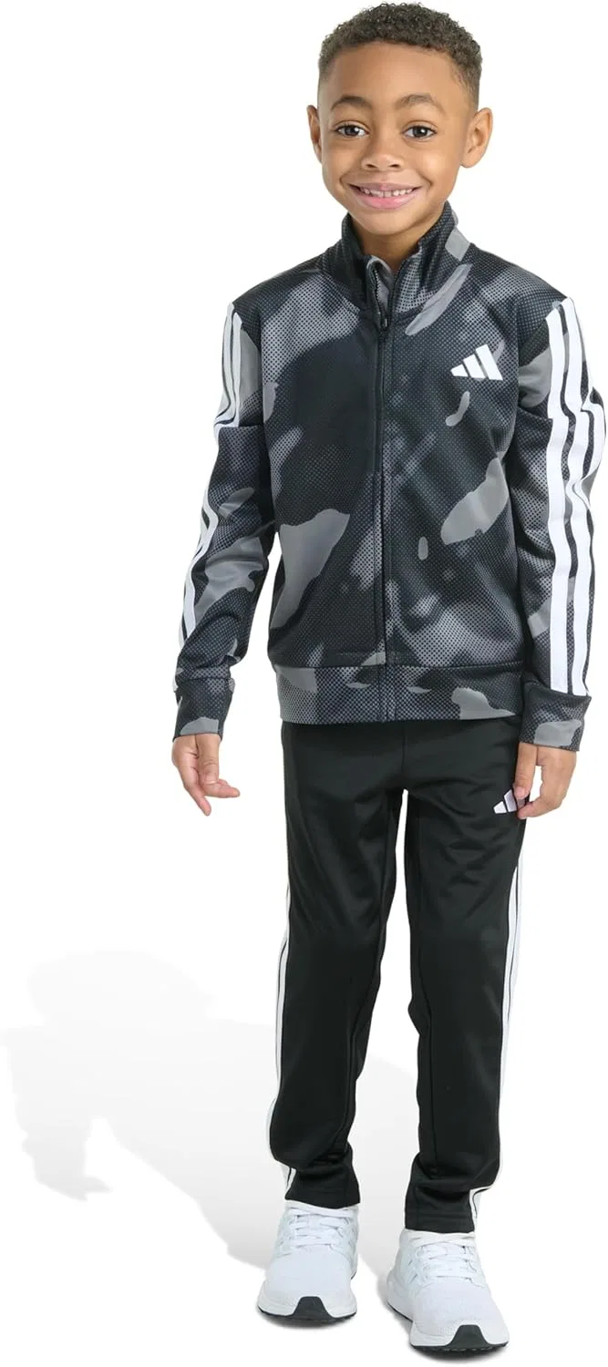 Детский спортивный костюм с камуфляжным принтом adidas, чёрный