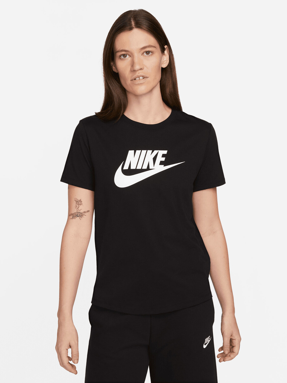 

Футболка Nike W NSW ESSNTL ICN FTRA, черный