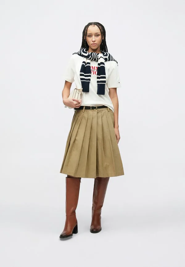 Классическая футболка с логотипом flock, свободного кроя. Tommy Hilfiger, Ivory — фото 2