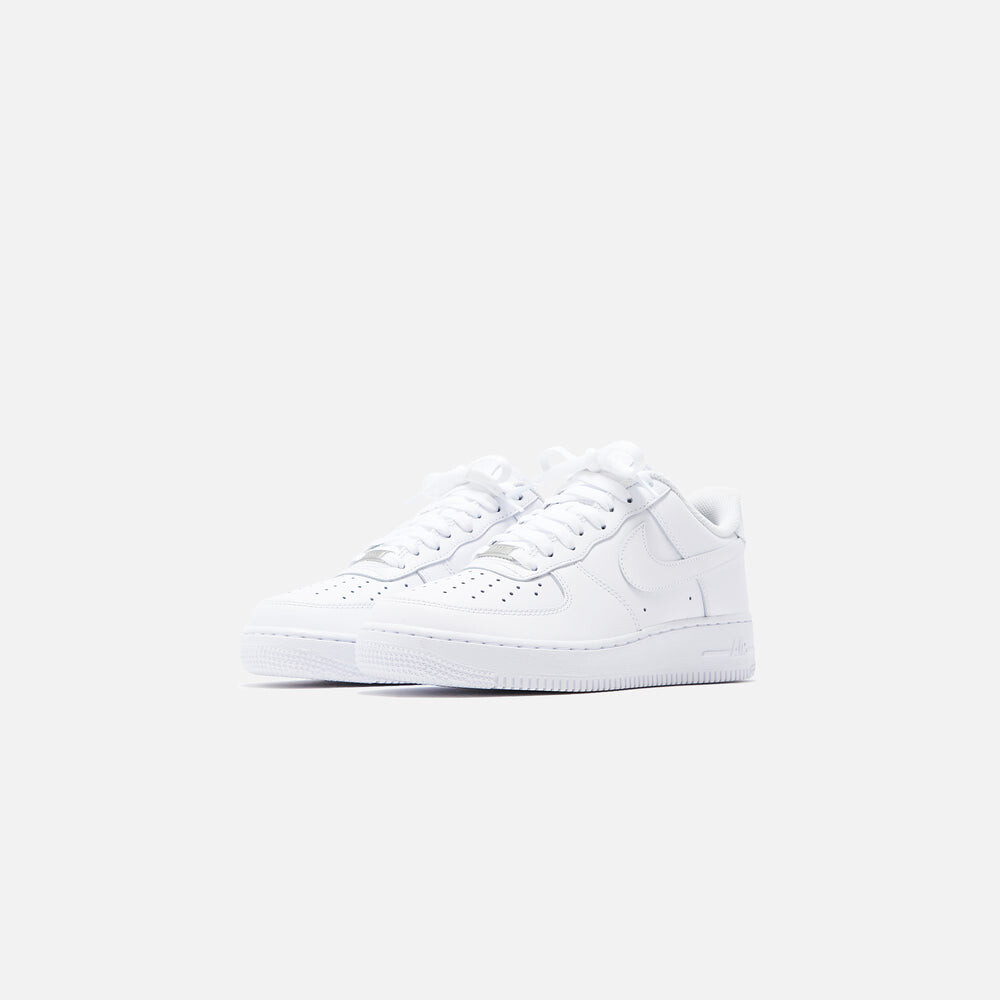 Кроссовки Nike Air Force 1 `07, белый — фото 2