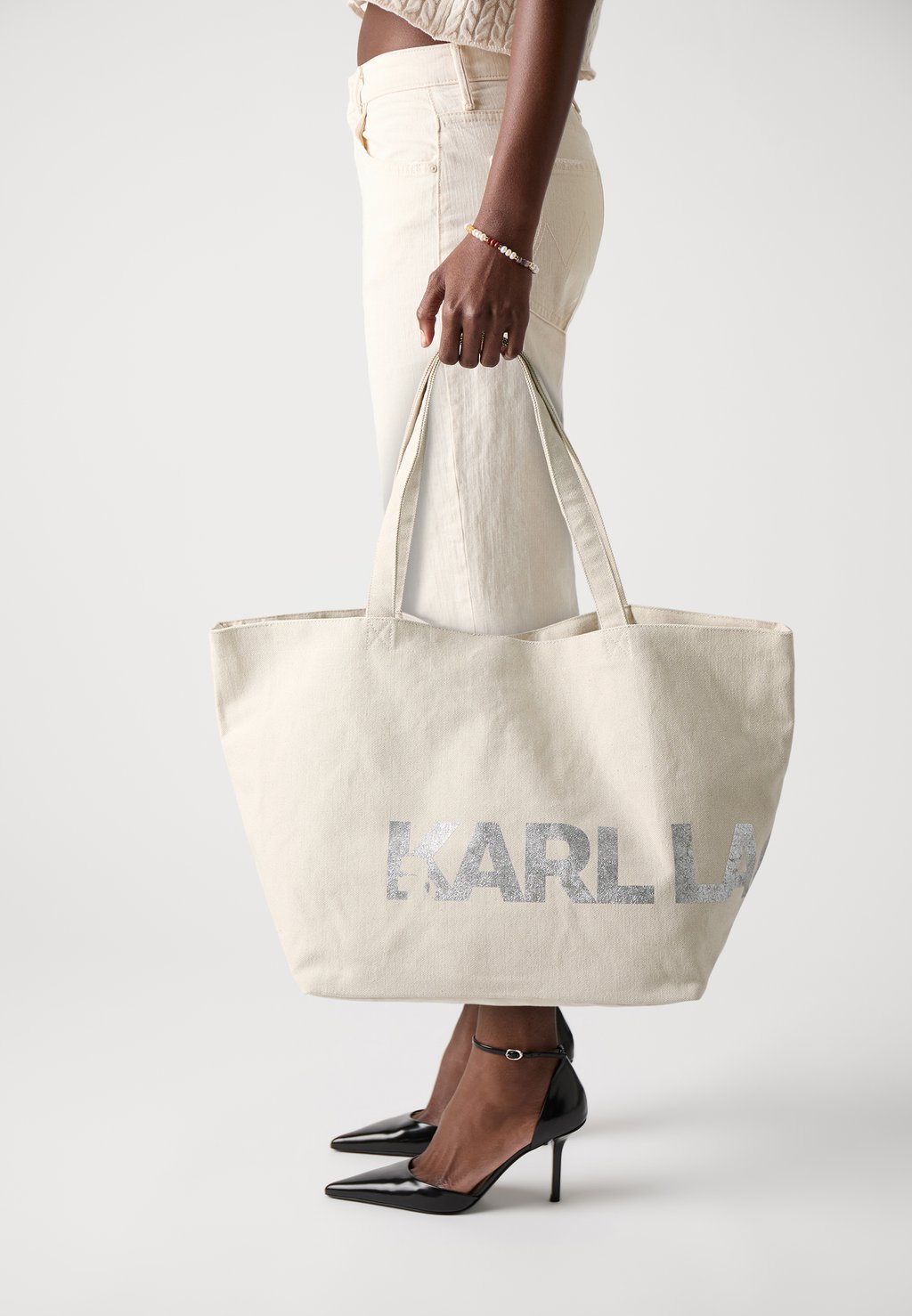 

Сумка-тоут ESSENTIAL UNISEX KARL LAGERFELD, бежевый