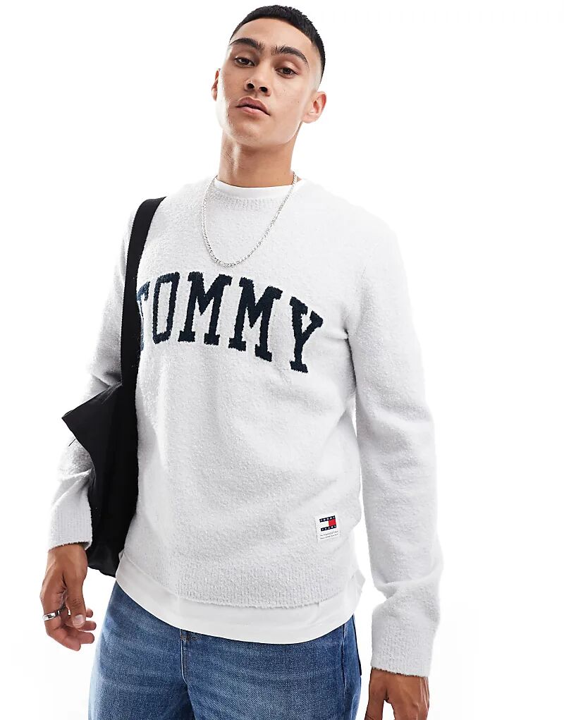 

Джемпер университетской одежды из букле светло-серого цвета Tommy Jeans
