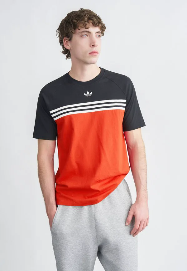 Футболка с принтом на груди Adidas Originals, Better Scarlet/Black
