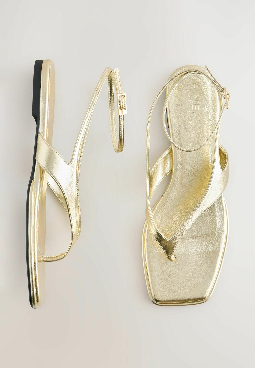 Сандалии с Т-образной застежкой REGULAR FIT-FOREVER COMFORT STRAPPY ANKLE TOE THONG - Pool slides Next, золотой — фото 2