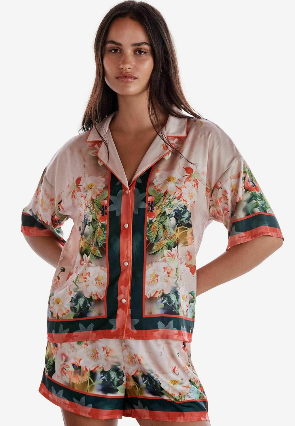 

Пижамный комплект BUTTON THROUGH SHORTS SET - Pyjamas B by Ted Baker, светло-розовый