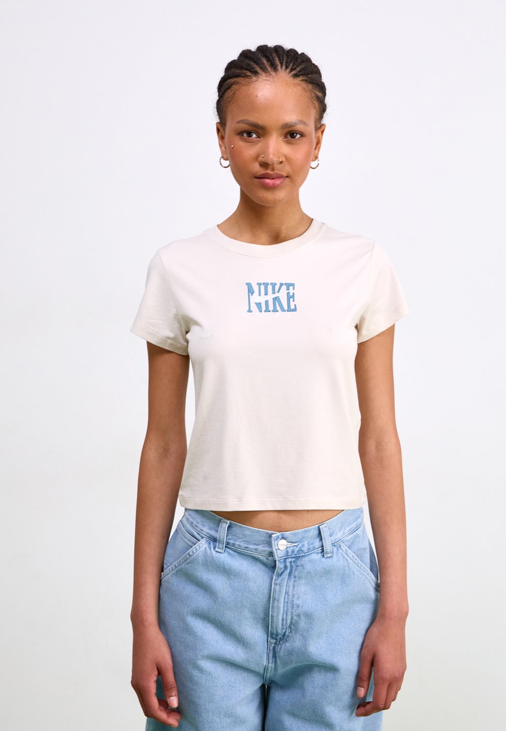 

Футболка с принтом SLIM TEE Nike Sportswear, белый