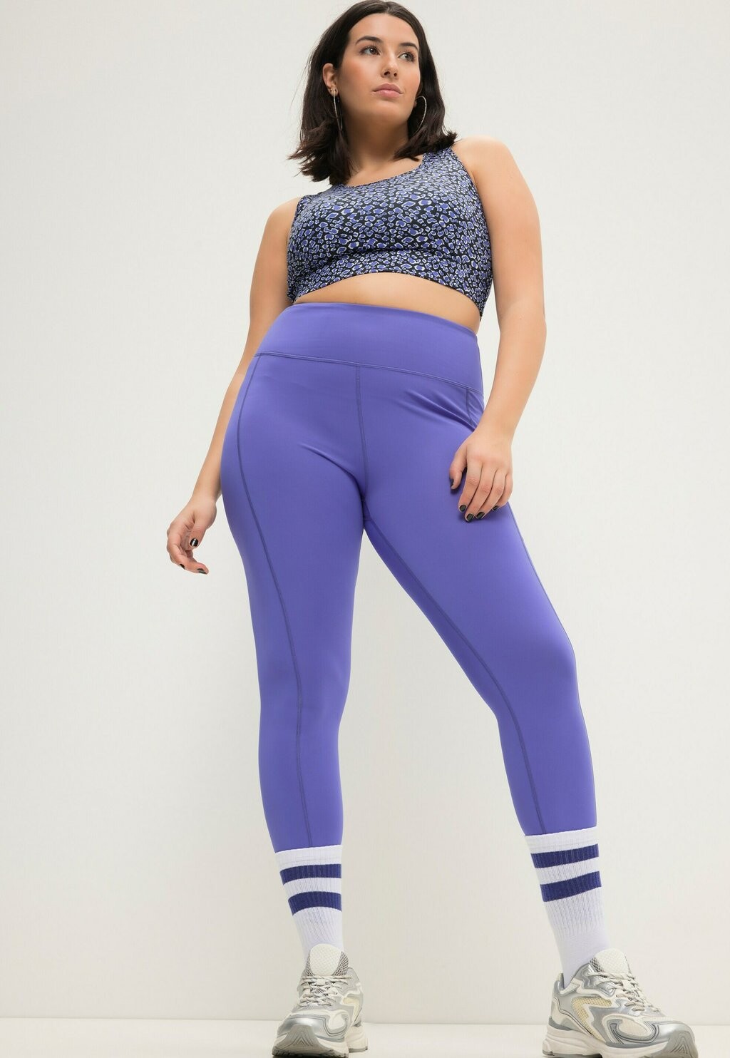 

Леггинсы KNÖCHELLANG ELASTIKBUND TASCHE Leggings Studio Untold, фиолетовый