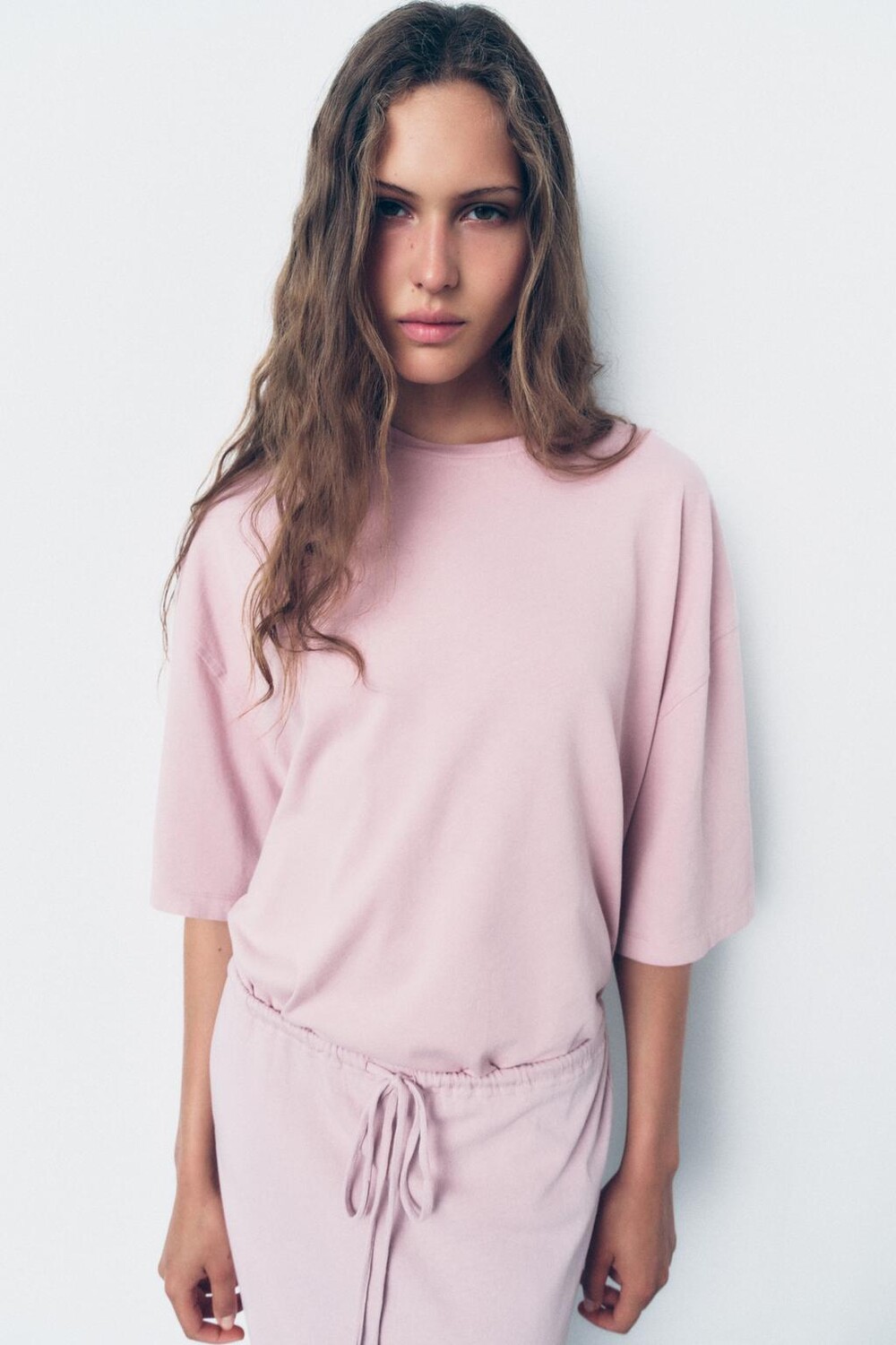 

Выцветевшая хлопковая футболка ZARA, пастельно-розовый