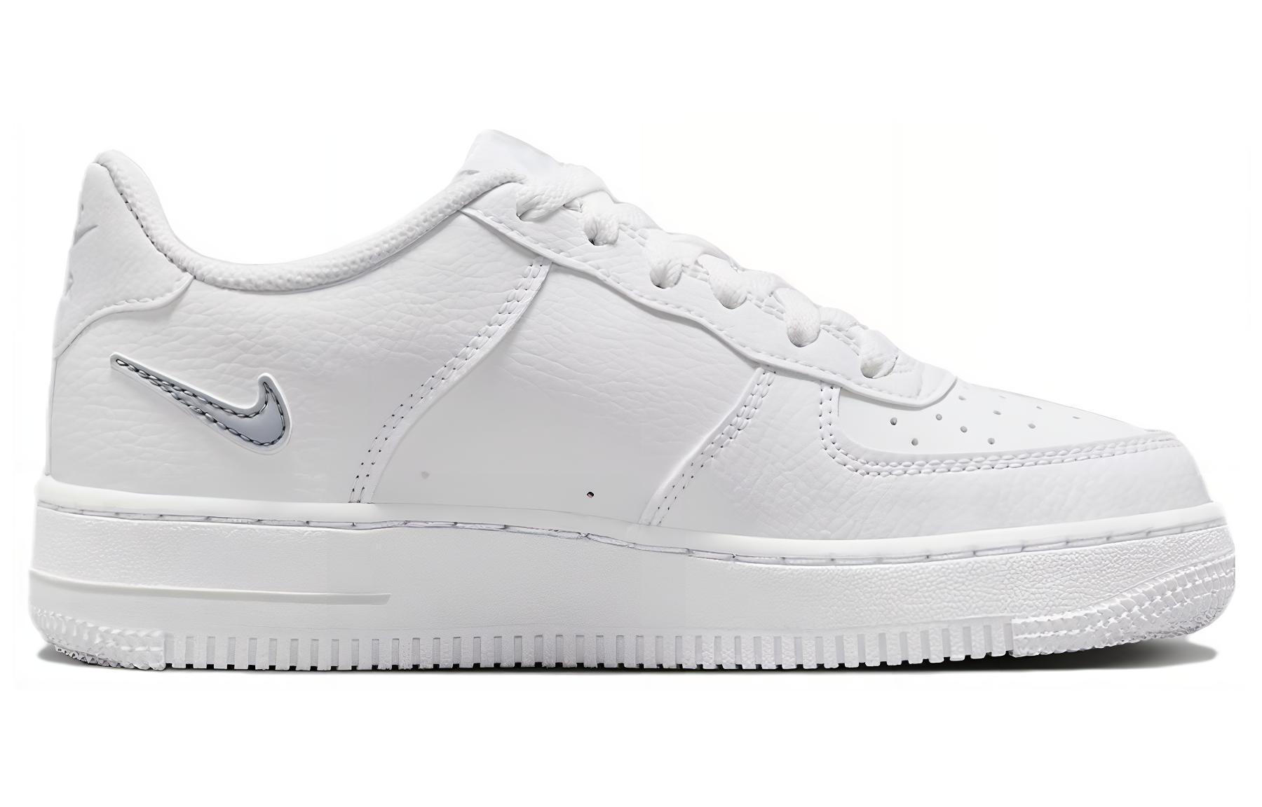 

Женские кроссовки для скейтбординга Nike Air Force 1, White