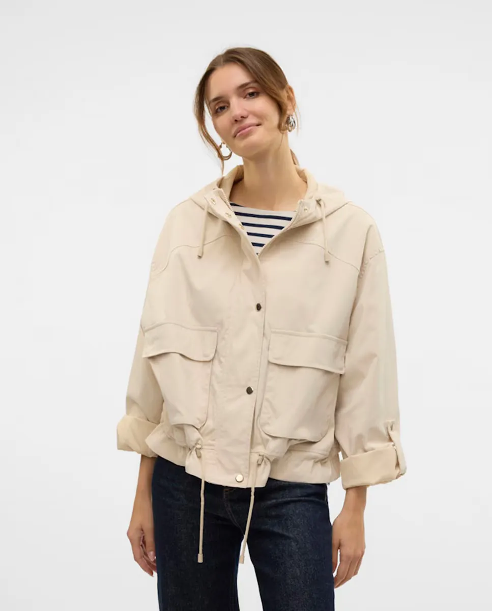 

Женская куртка с капюшоном и карманами Vero Moda, цвет Blanco hielo