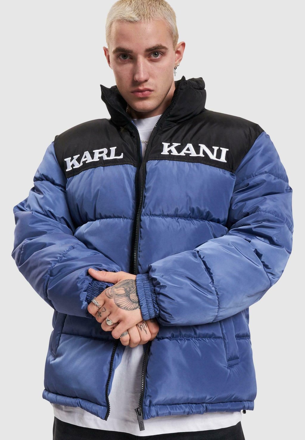 

Куртка Karl Kani ПУФФЕР УНИСЕКС РЕТРО ESSENTIAL PUFFER, темно-синий