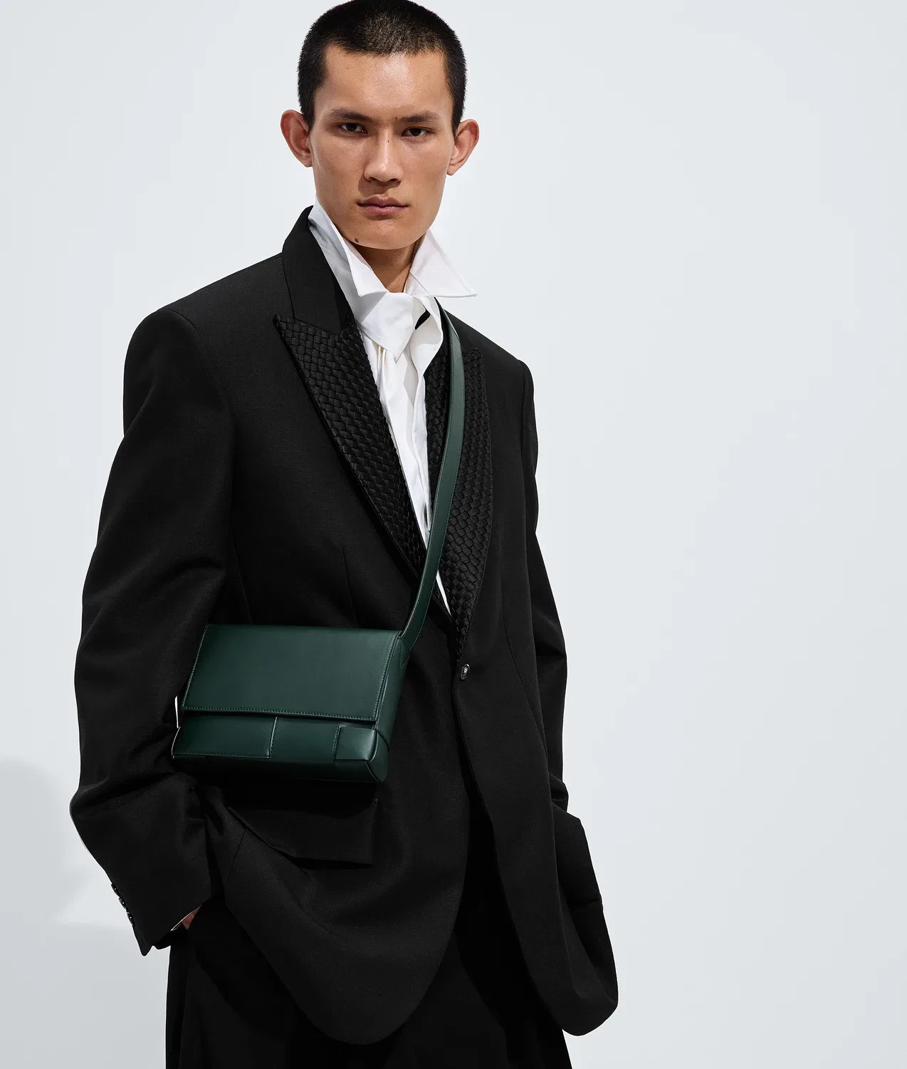 Угловая сумка-мессенджер BOTTEGA VENETA, зеленый — фото 2