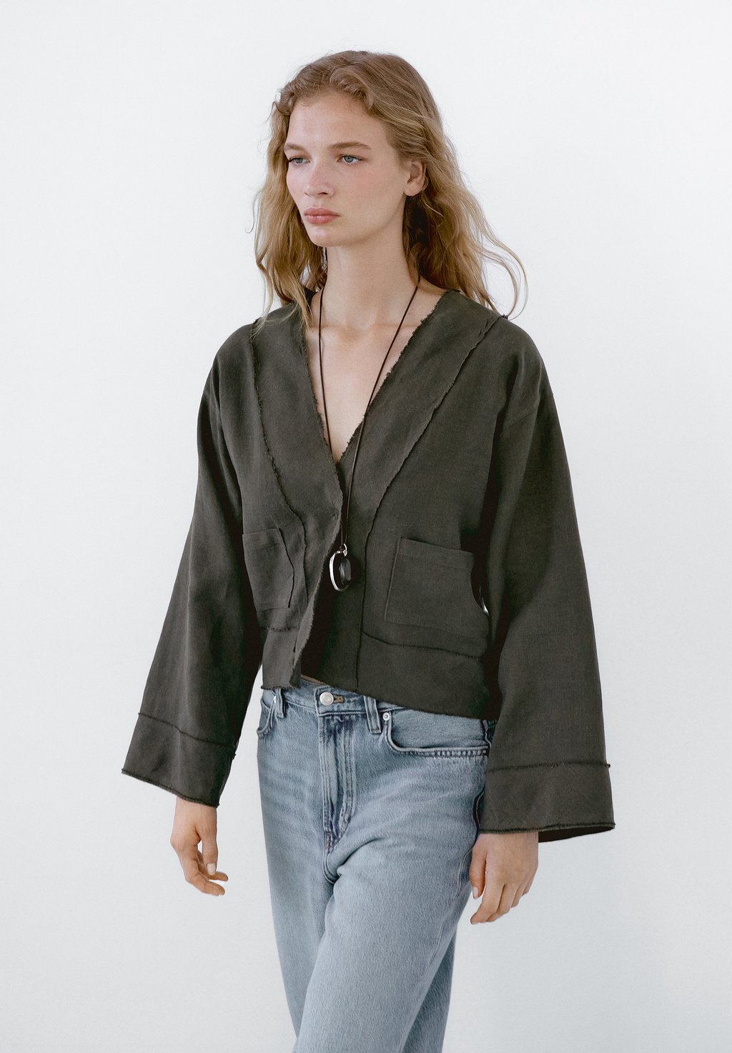 

Летняя куртка WITH POCKETS AND SEAM DETAILS Massimo Dutti, цвет Mottled Dark Green