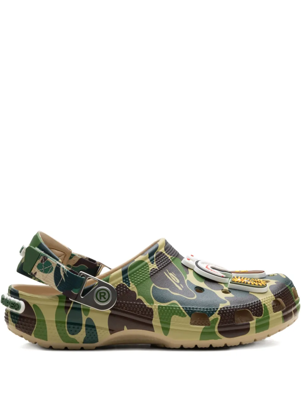 

Клоги Classic Chai из коллаборации с Crocs BAPE BLACK *A BATHING APE, зеленый