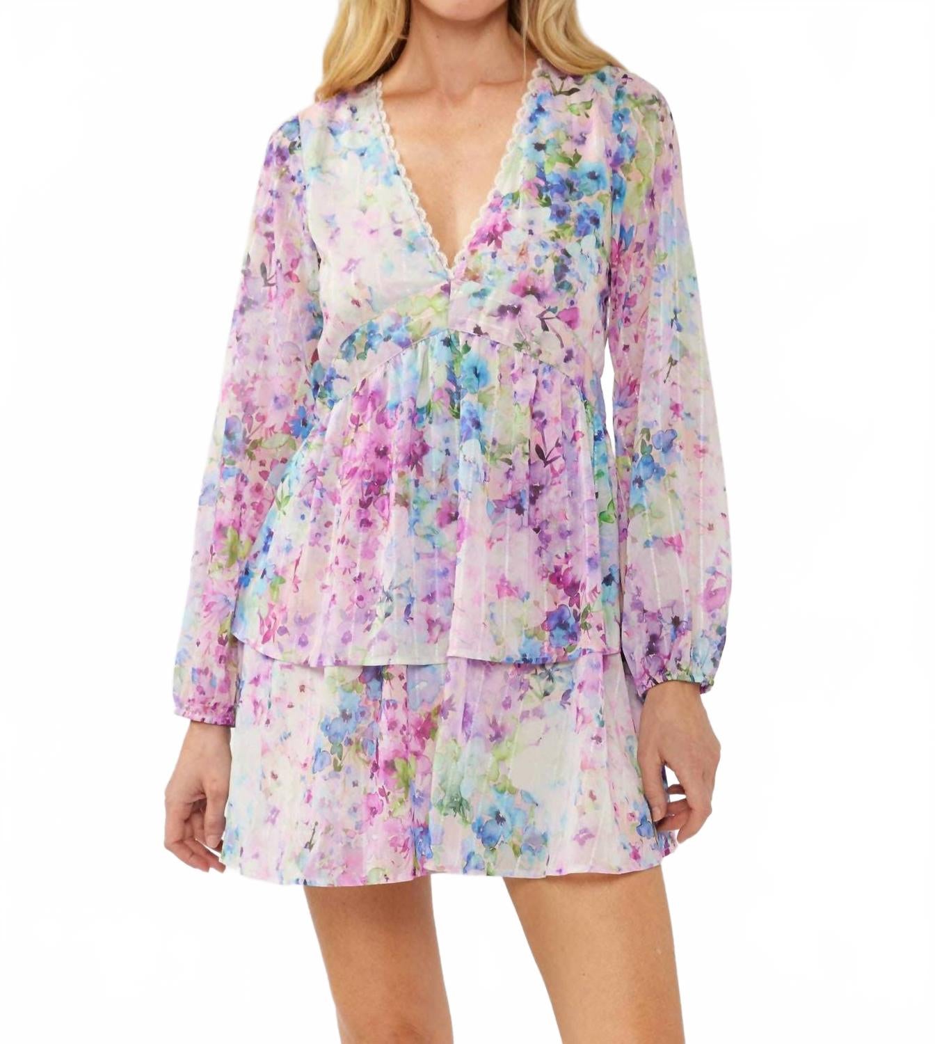 

LOVESTITCH Мини-платье с V-образным вырезом и ярусным кроем, выполненное в акварельном стиле, светло-розового и фиолетового цвета