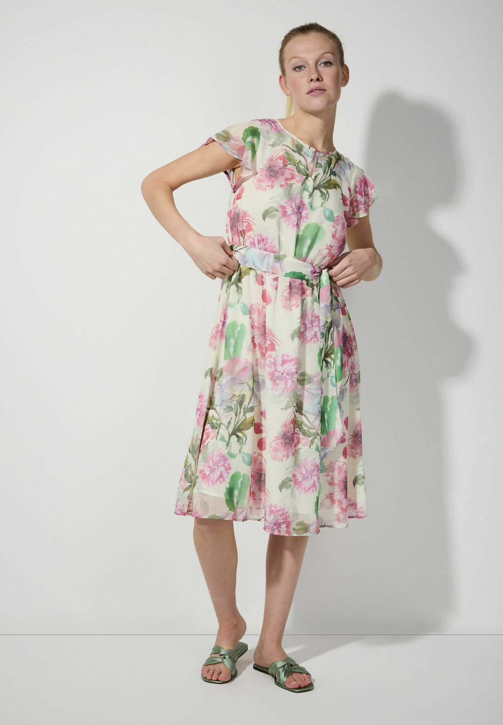 

Повседневное платье PRINTED FLOWER More & More, светло-розовый