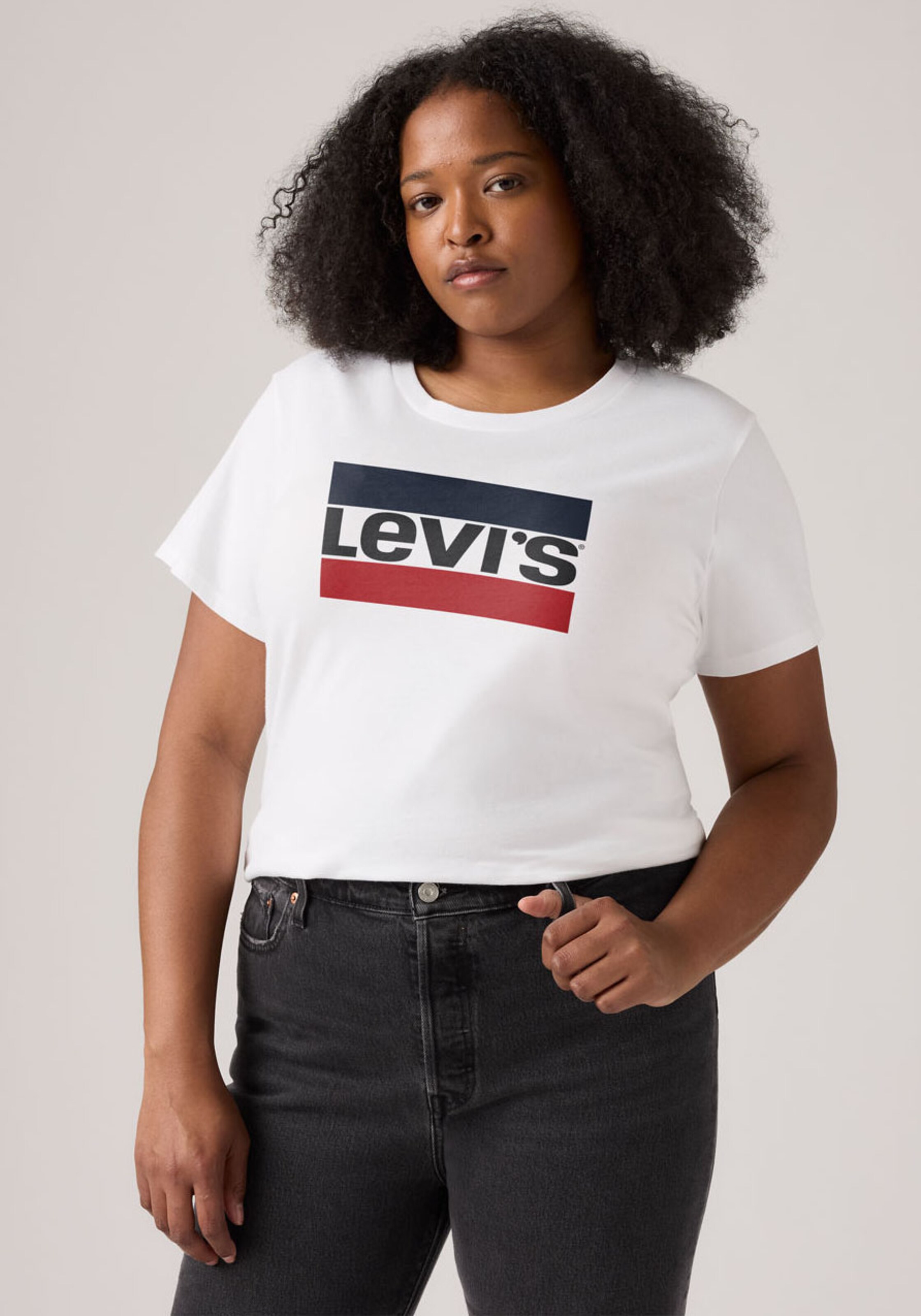 Levi's Plus Футболка 'The Perfect' в белом цвете — фото 2