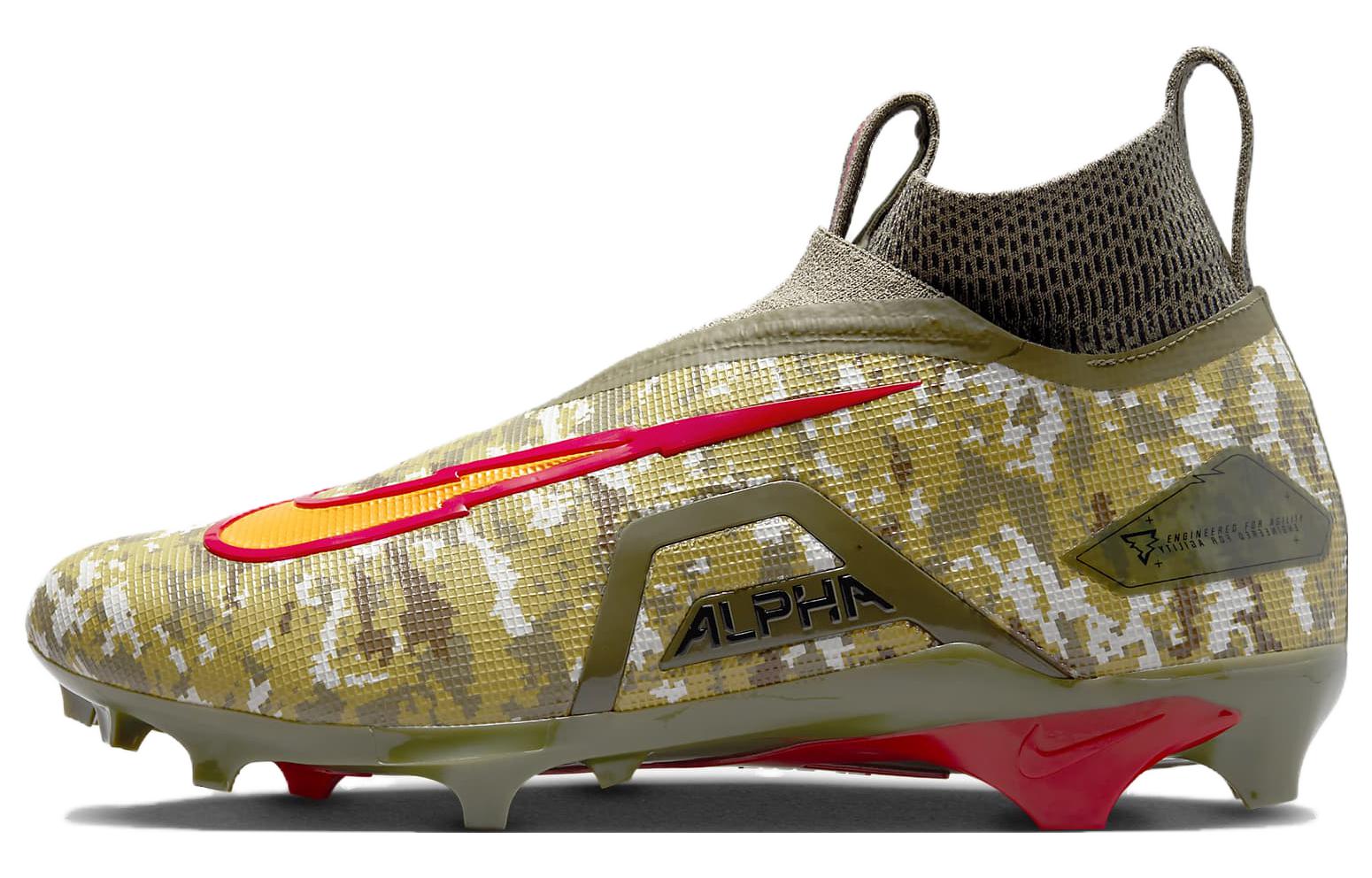 

X Travis Kelce Alpha Menace Elite 3 'Digital Camo' Nike, зеленый красный желтый