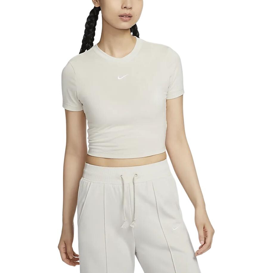 

Футболка серии Sportswear Essentials женская, светло-коричневая, цвета красного дерева Nike