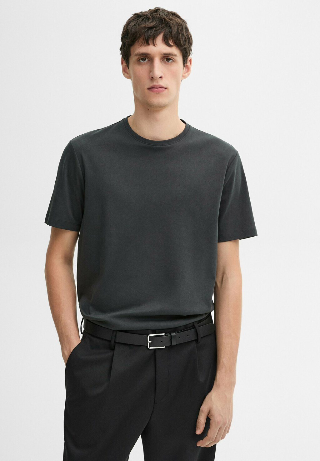 

Базовая футболка Massimo Dutti, темно-зеленый