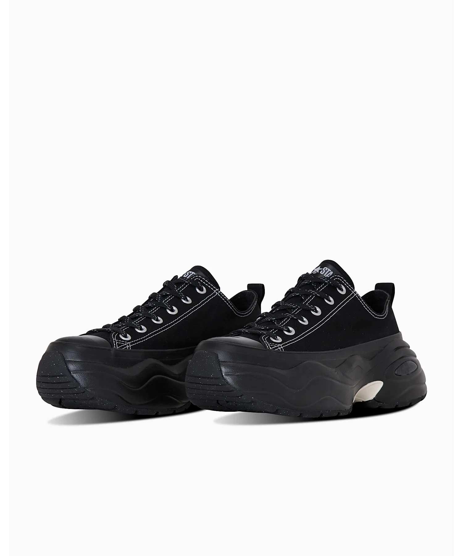 Мужские и женские кроссовки Converse ALL STAR (R) SURGETRAINER OX — фото 2