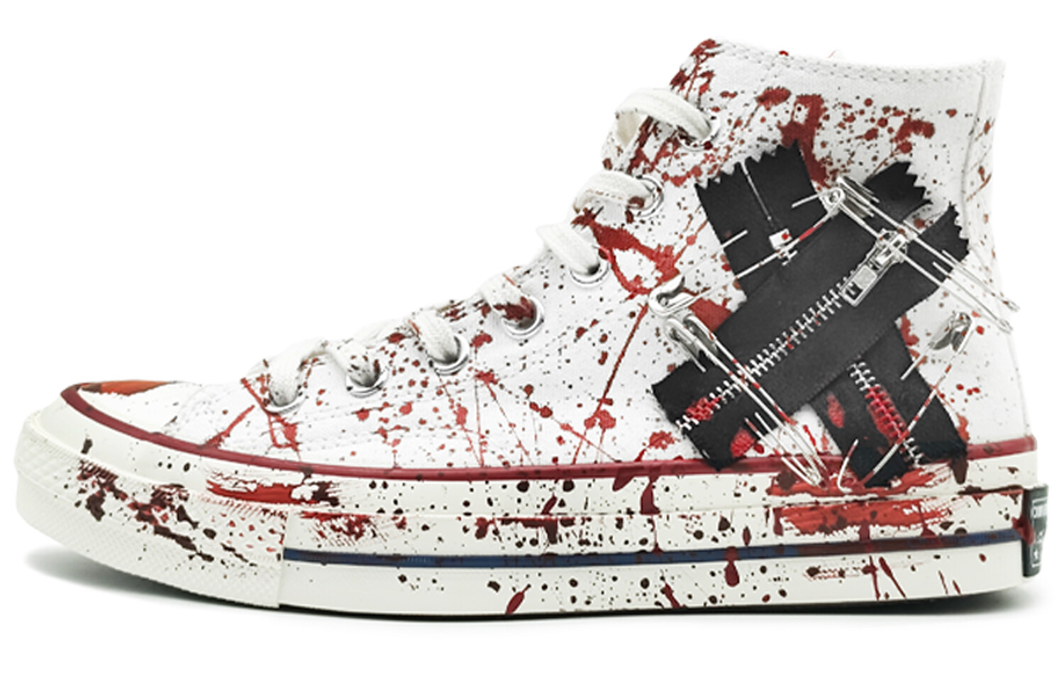

1970-е годы. Кеды унисекс с высоким берцем, белые/красные/черные. Converse