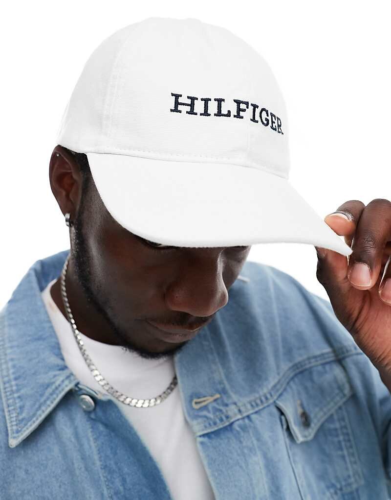 

Tommy Hilfiger – Белый\бейсболка и логотип