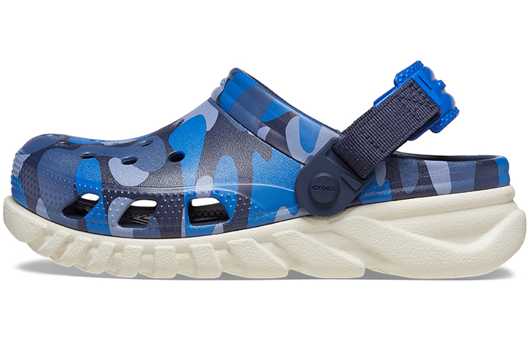 

Crocs Duet Max II 2 Camo Redux Clog 'Navy Stucco' в темно-синем и бетонно-сером цвете, цвет Dark Blue/Concrete Gray
