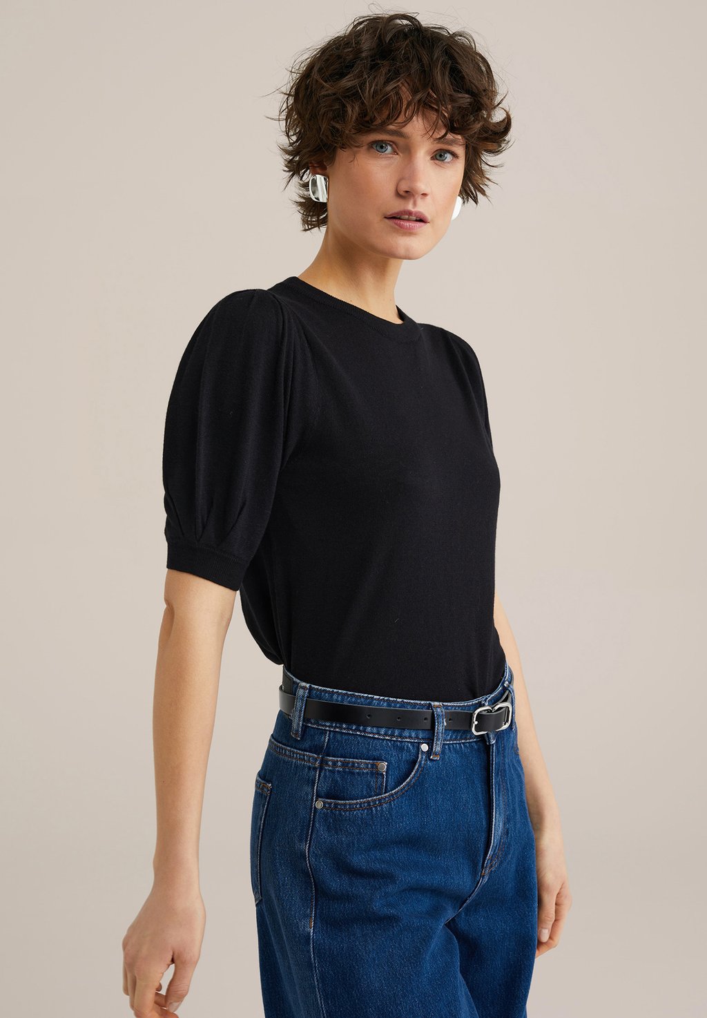 

Базовая футболка WE Fashion, черный