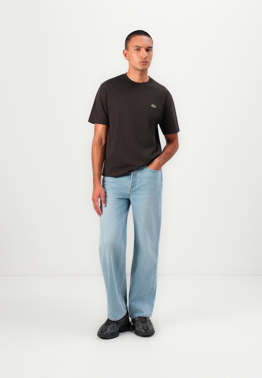 Футболка Lacoste Basic T-shirt, Port/Black — фото 2