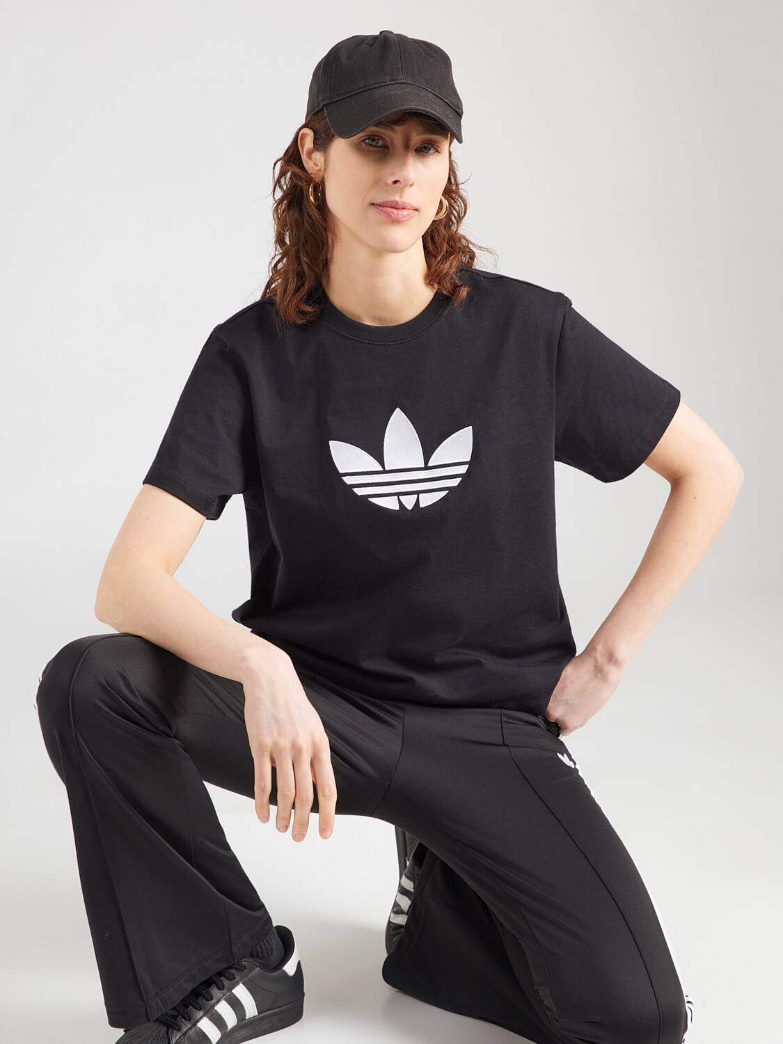 Adidas Originals Футболка 'TREFOIL' в черном цвете — фото 3