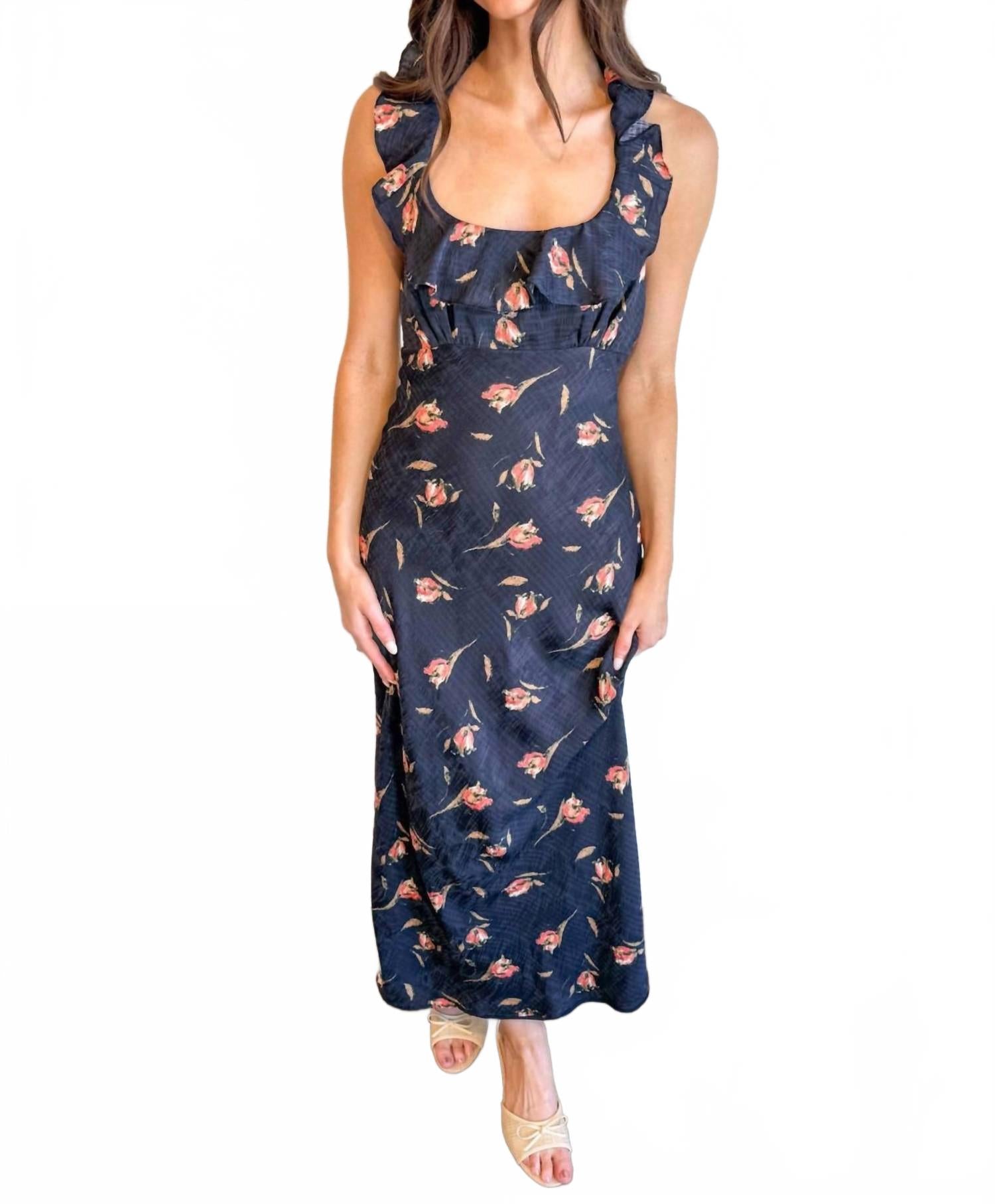 

ASTR Платье Morrigan с оборками и бретелями через шею, черное, с цветочным принтом