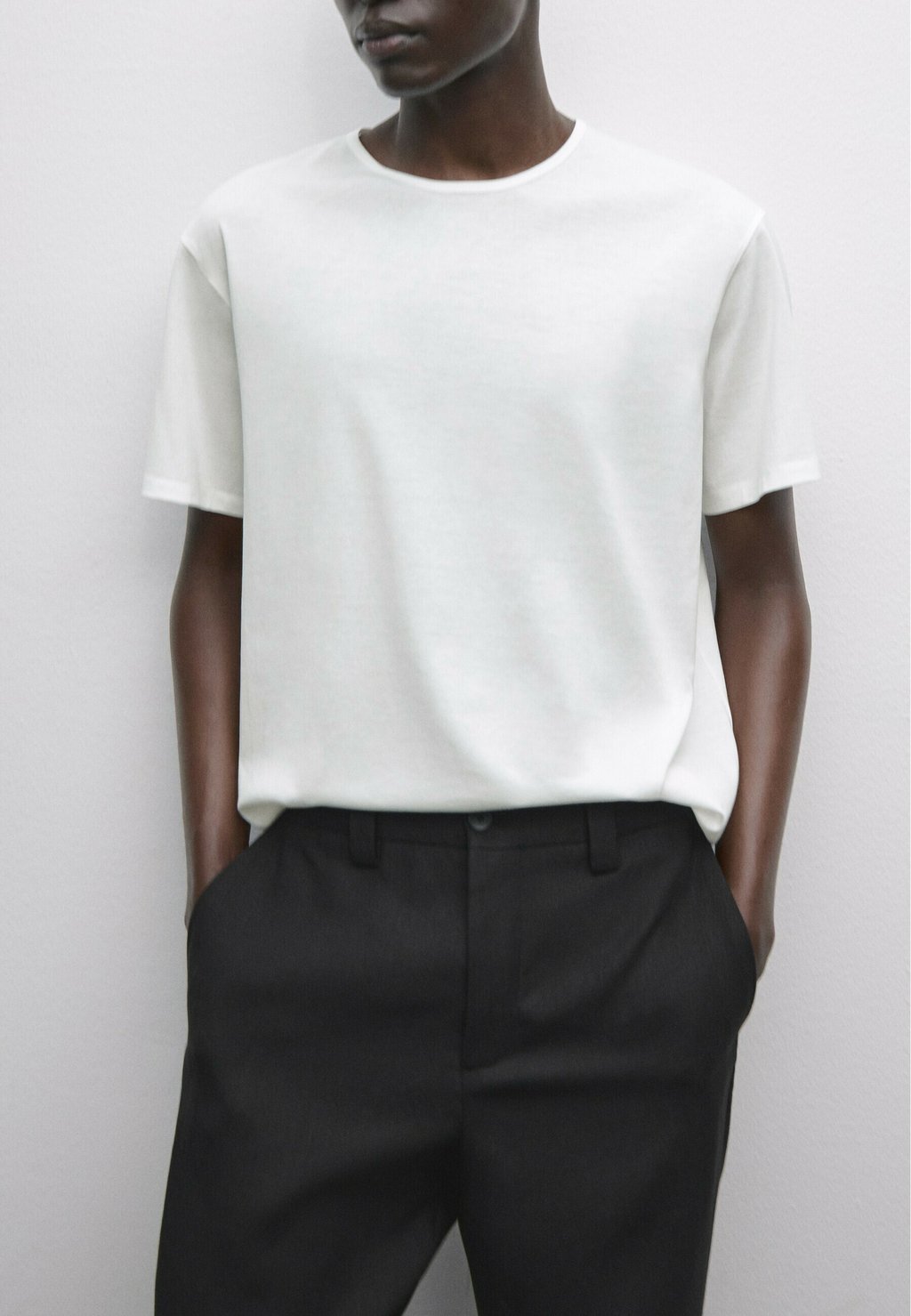 

Базовая футболка LIGHTWEIGHT Massimo Dutti, белый