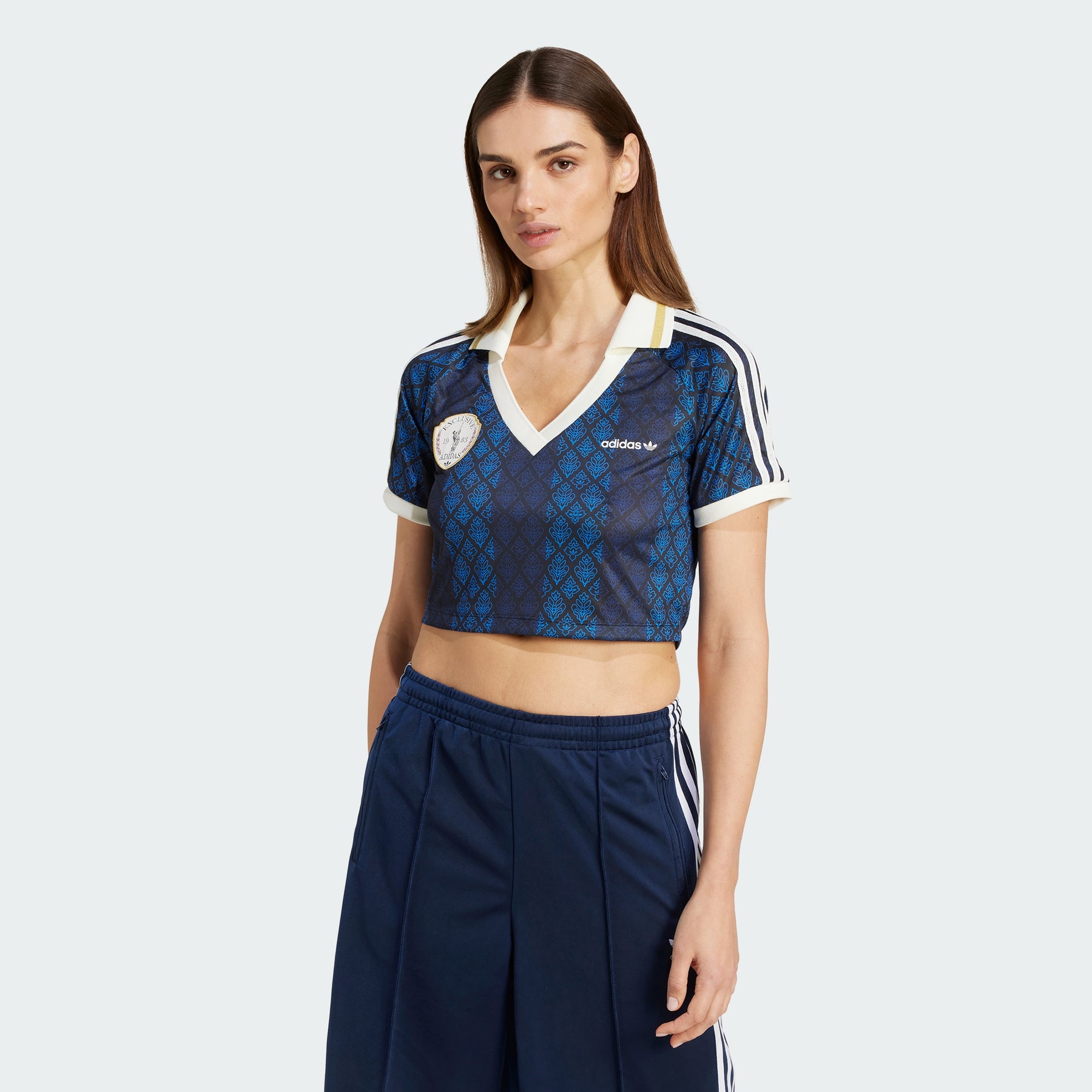 

Оригинальная укороченная футболка в стиле ретро Adidas, black/night indigo