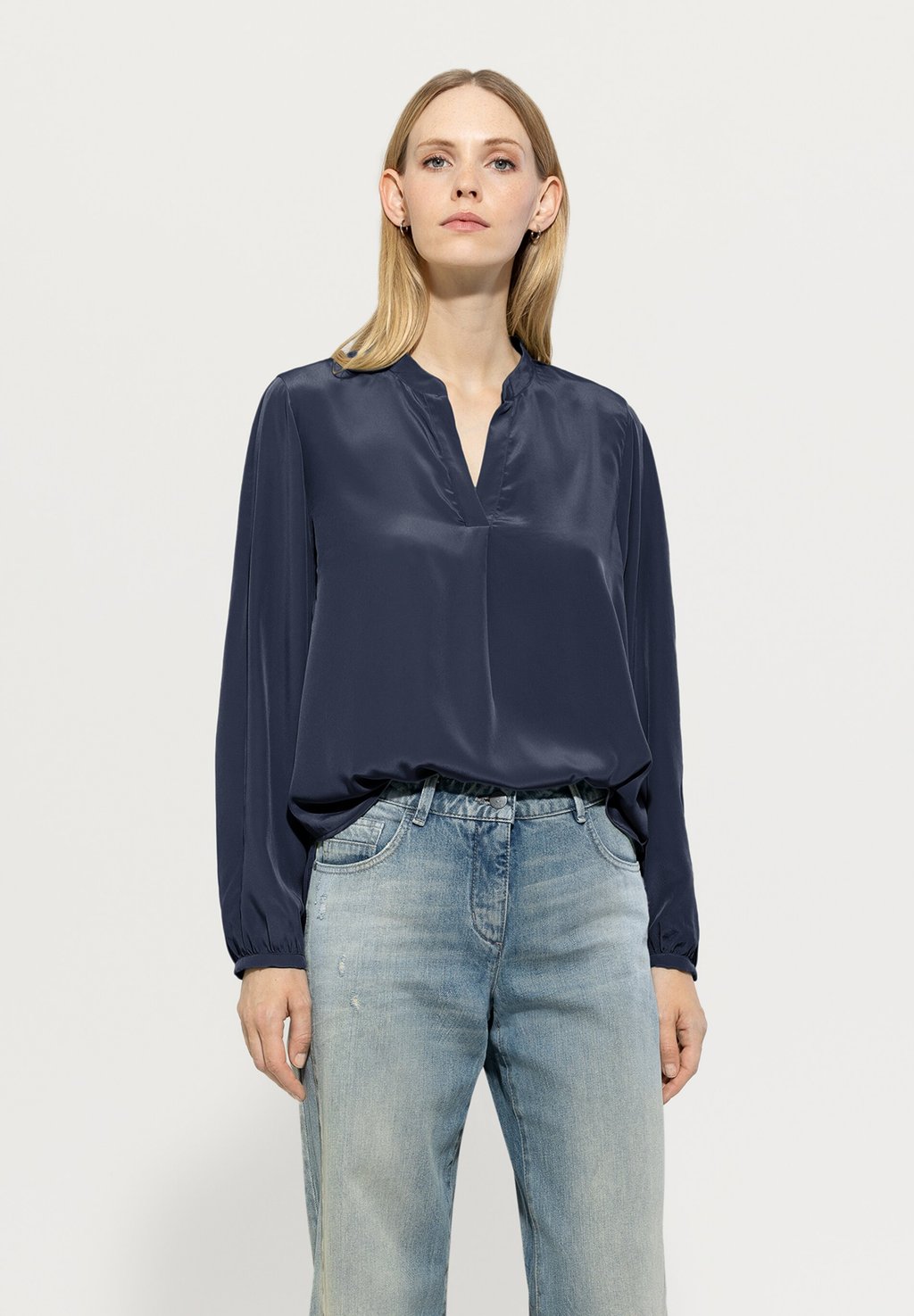 

Блуза MIT V-NECK Luisa Cerano, синий
