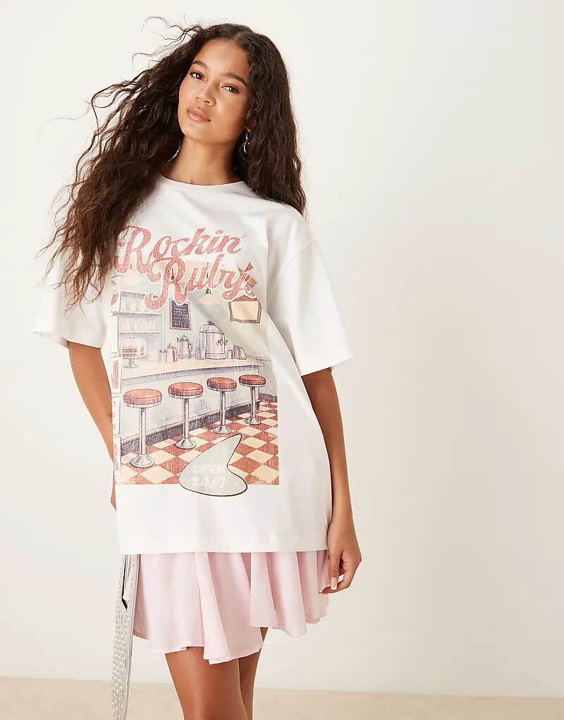 

Футболка свободного кроя ASOS DESIGN с принтом American Diner кремового цвета