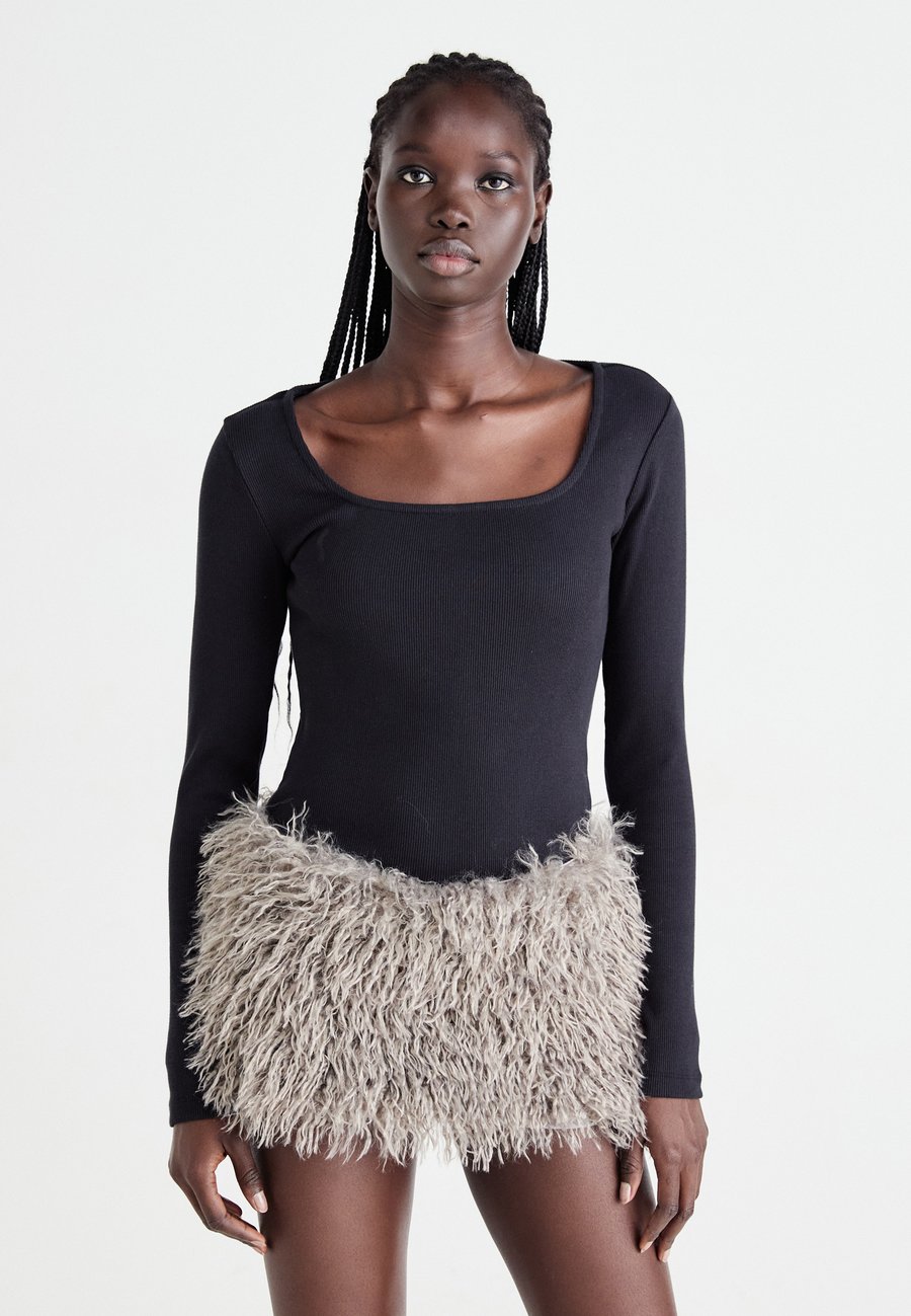 

Топ Lee SQUARE NECK, Black