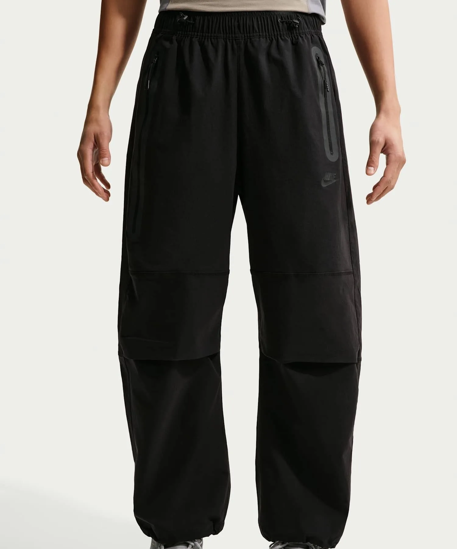 Мужские спортивные брюки Nike Tech Woven Jogger IU7637-010 чёрные — фото 2